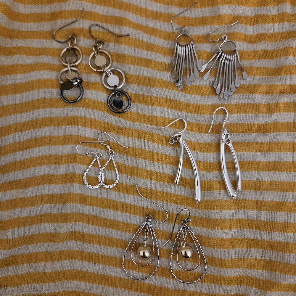 Elegant Earrings Set